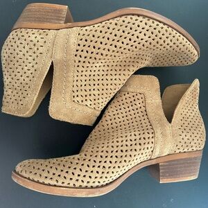 Lucky Brand Braylie Perforated Suede  Ankle  Booties  Tan Sz 6.5